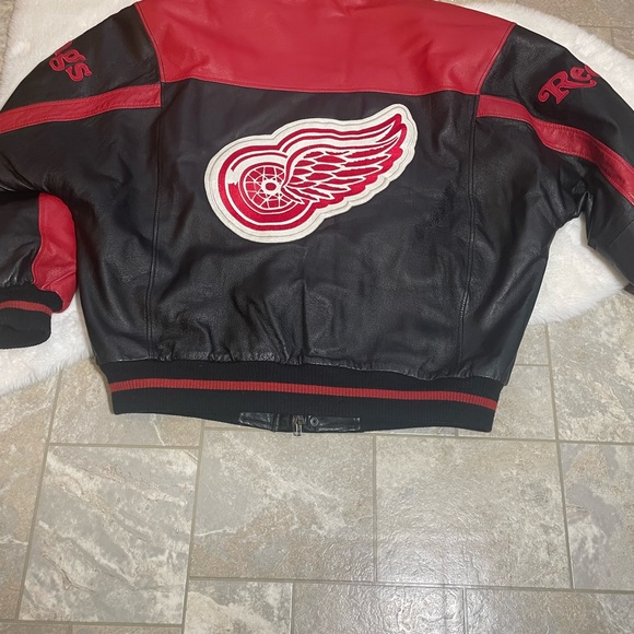 Jacket - Picture 7 of 7